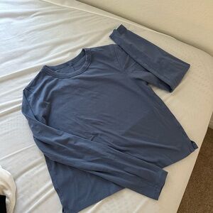 Lululemon slightly cropped long sleeve